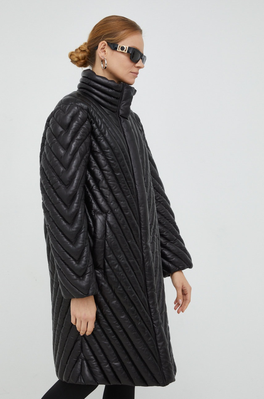 

Кожаная куртка Gestuz Rosella женская цвет чёрный зимняя oversize