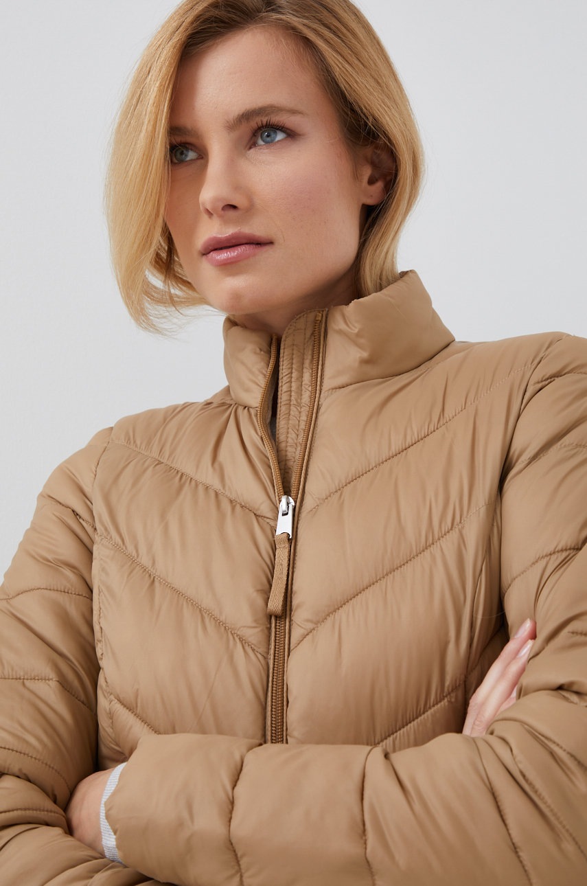 

Яке Vero Moda в бежово с преходна изолация, Бежов