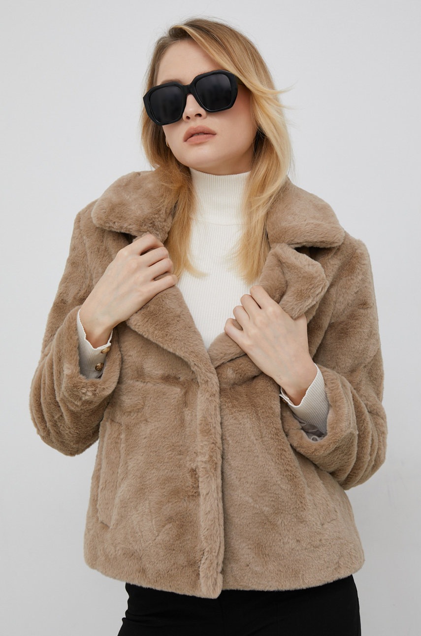 

Яке Vero Moda в бежово с преходна изолация, Бежов