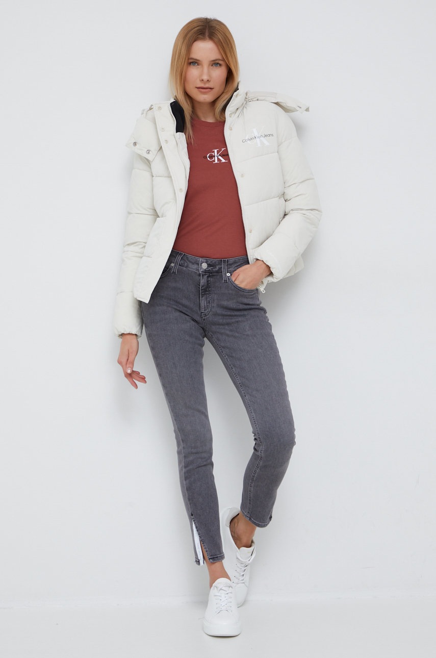 

Яке Calvin Klein Jeans в бежово със зимна изолация, Бежов