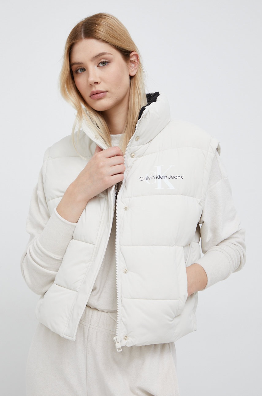 

Елек Calvin Klein Jeans дамски в бежово със зимна изолация, Бежов