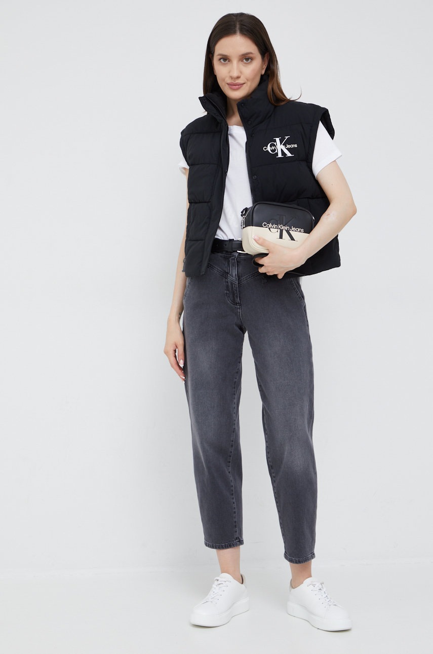 

Елек Calvin Klein Jeans дамски в черно със зимна изолация, Черен