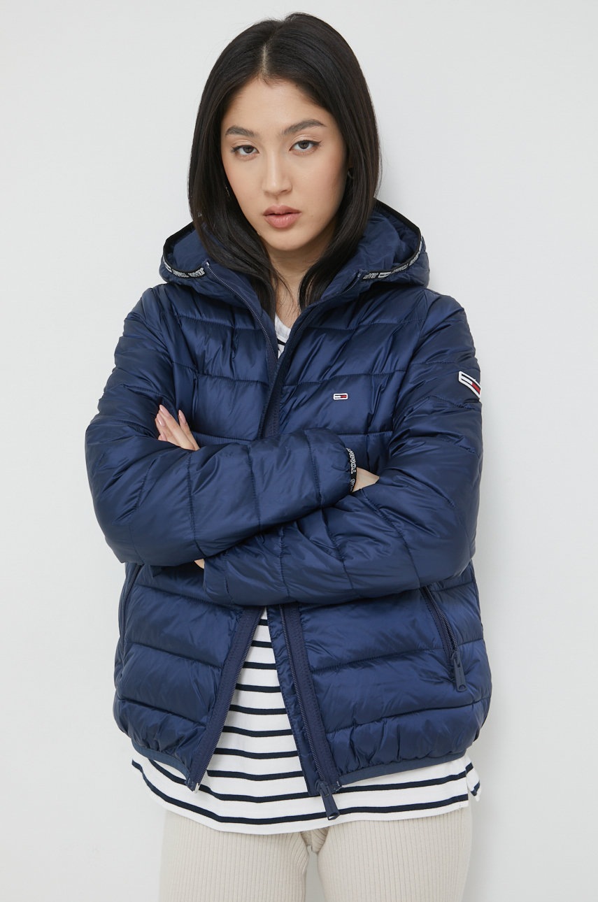 

Яке Tommy Jeans в тъмносиньо със зимна изолация, Тъмносин