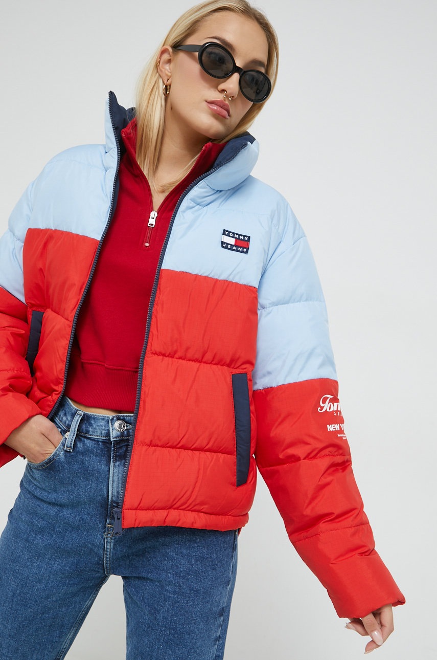 

Яке Tommy Jeans в червено с преходна изолация, Червен