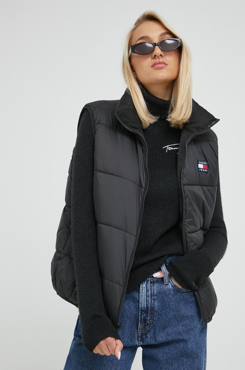 

Елек с две лица Tommy Jeans дамски в черно със зимна изолация, Черен