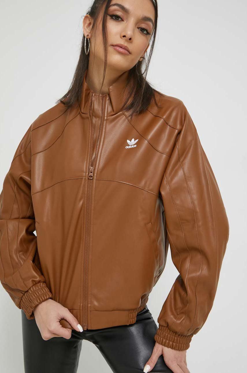 Adidas Originals geaca femei, culoarea maro, de tranzitie, oversize