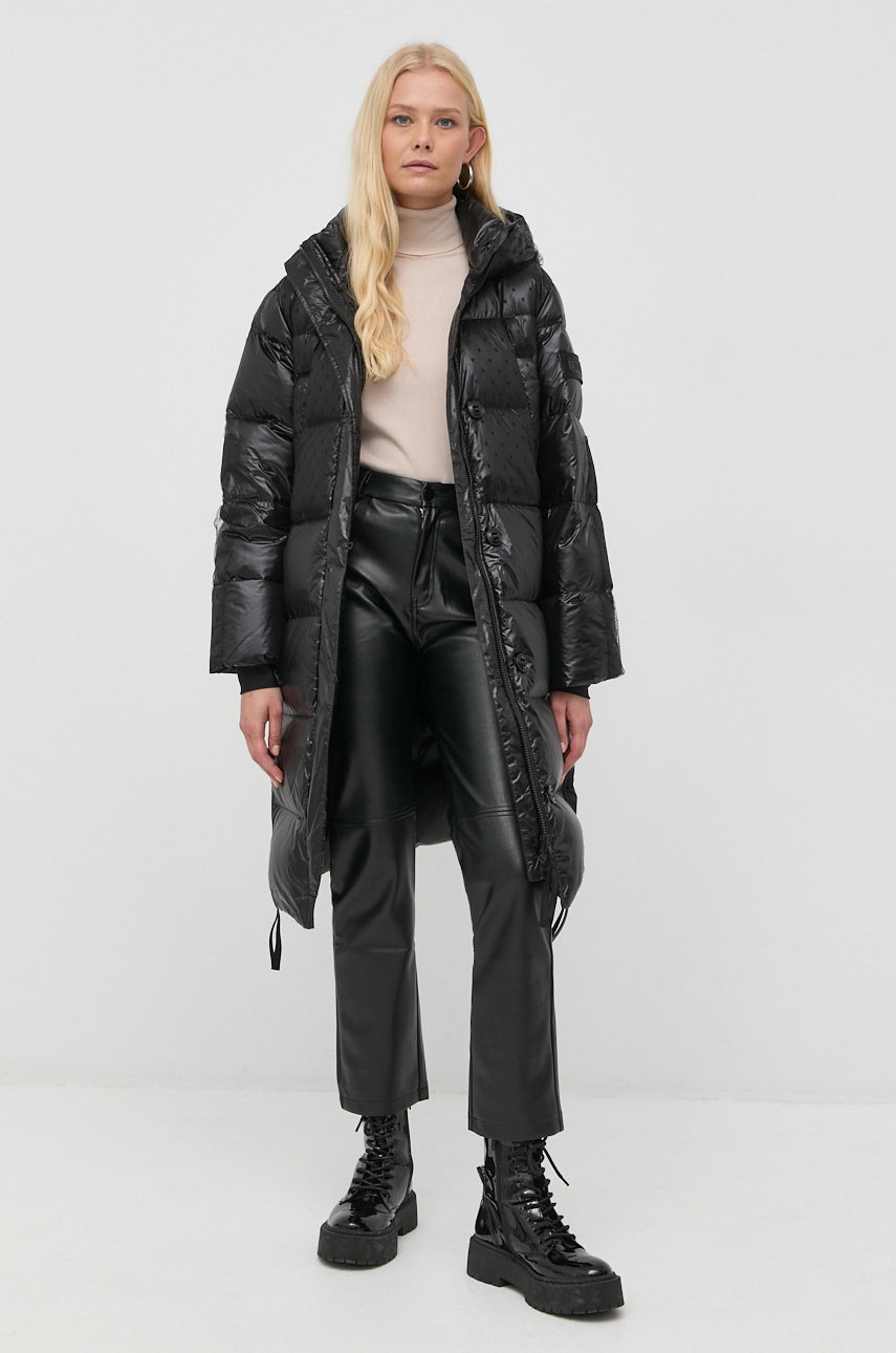 

Пуховая куртка Red Valentino женская цвет чёрный зимняя