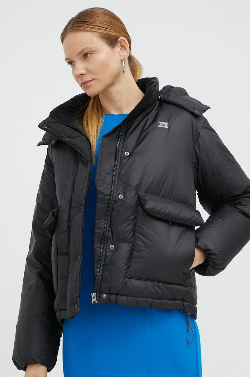 Péřová bunda Levi′s dámská, černá barva, zimní, oversize - černá -  Hlavní materiál: 100% Polye