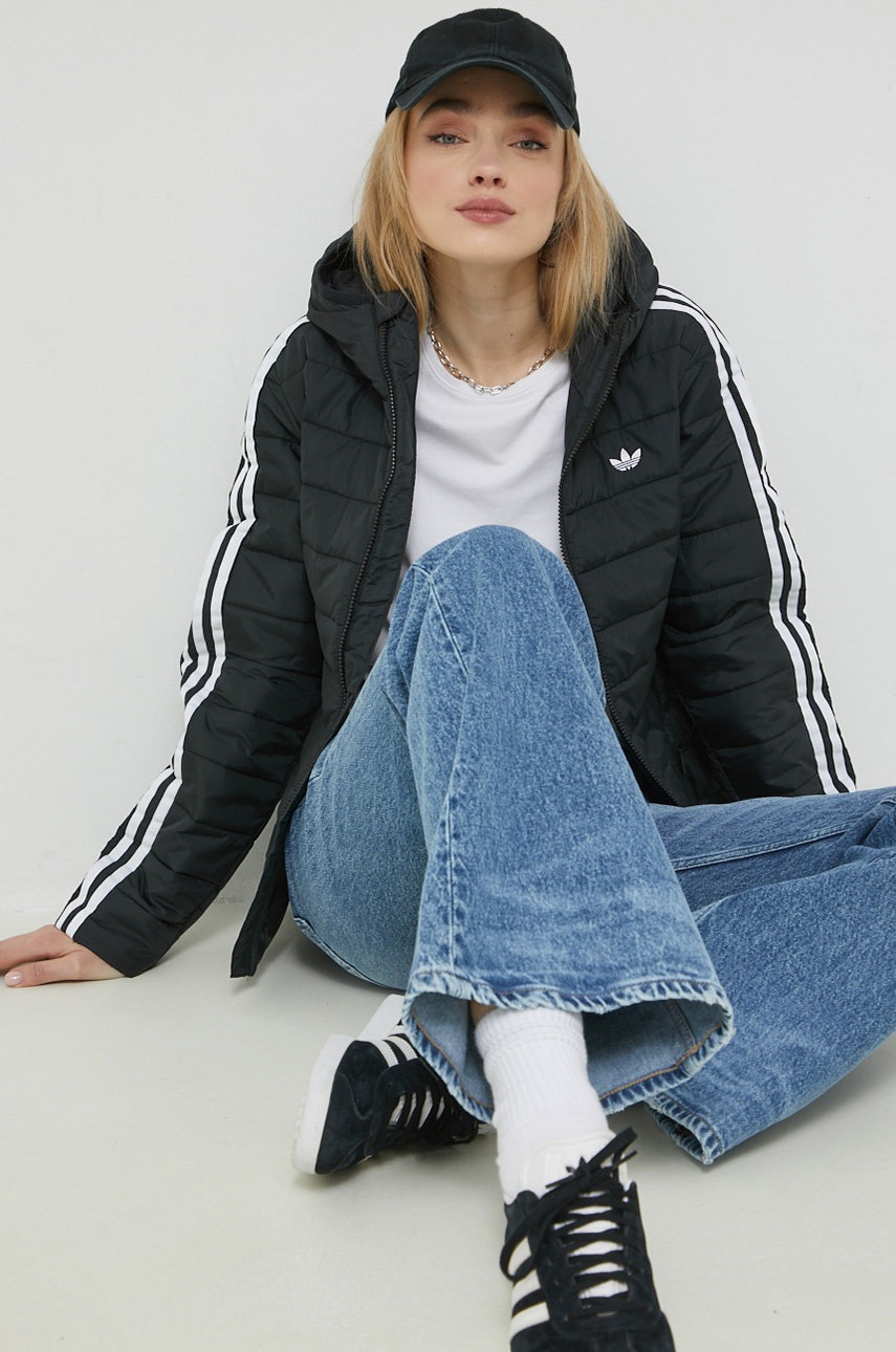 

Куртка adidas Originals женская цвет чёрный переходная