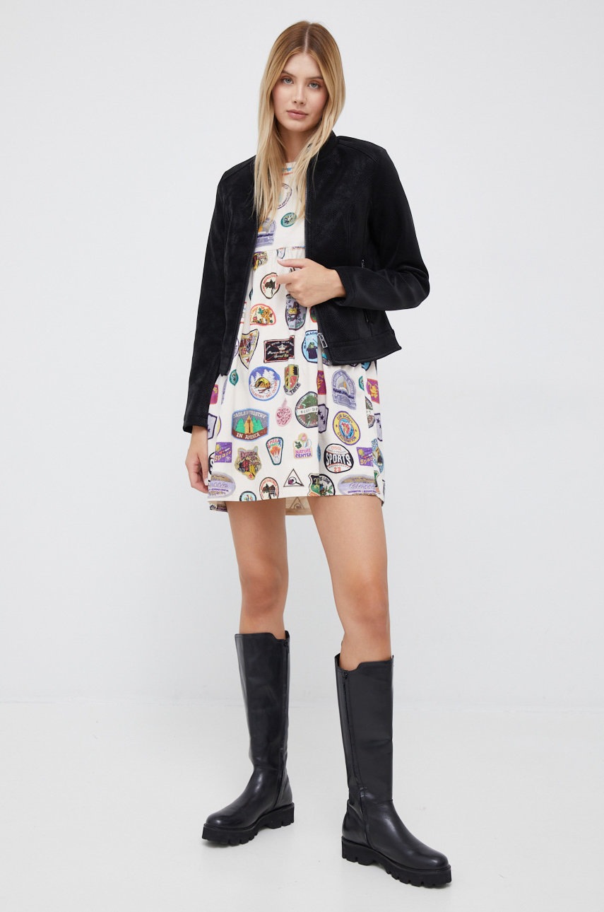 

Яке Desigual в черно с преходна изолация, Черен