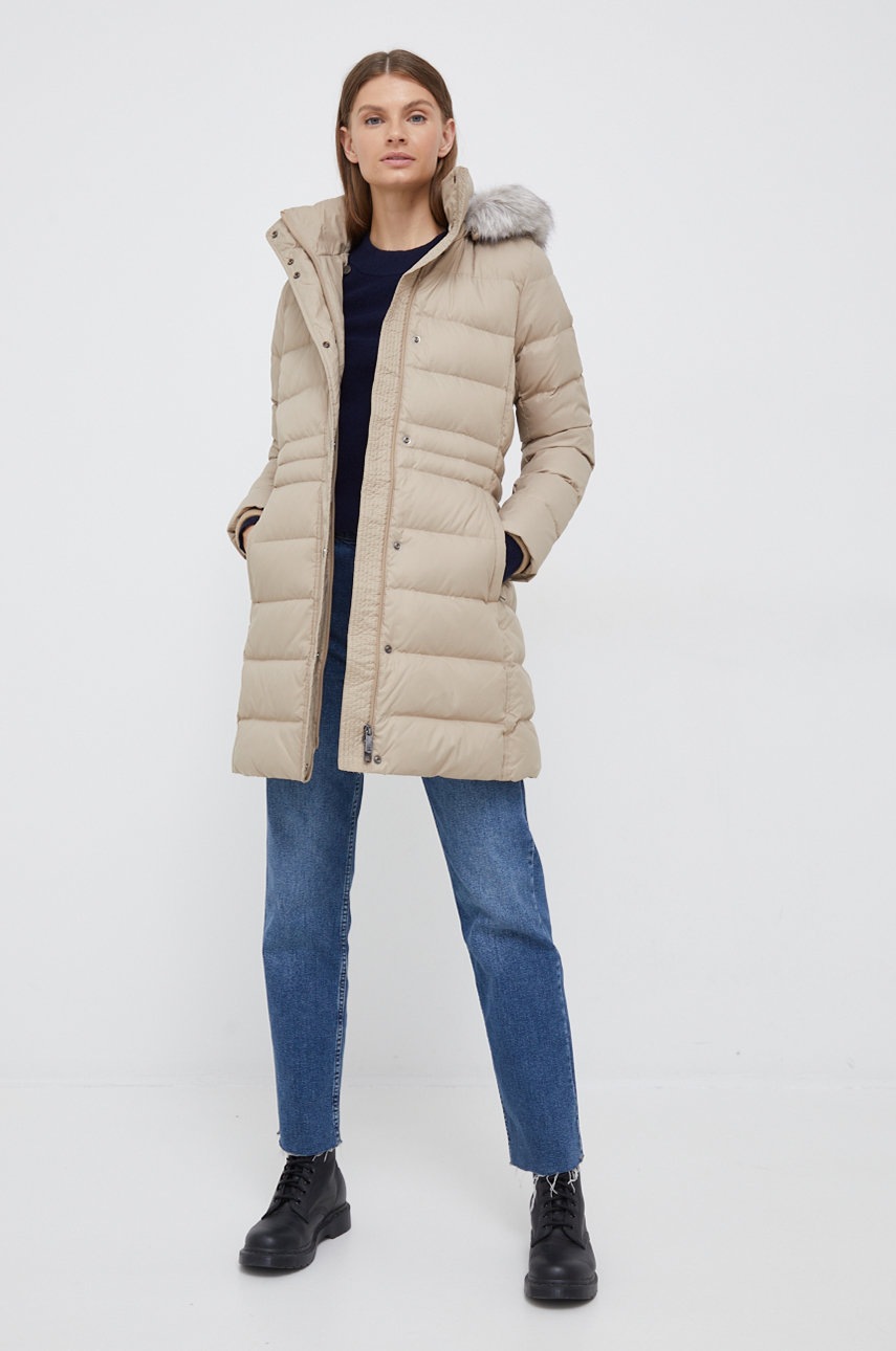 

Пуховая куртка Tommy Hilfiger женская цвет бежевый зимняя