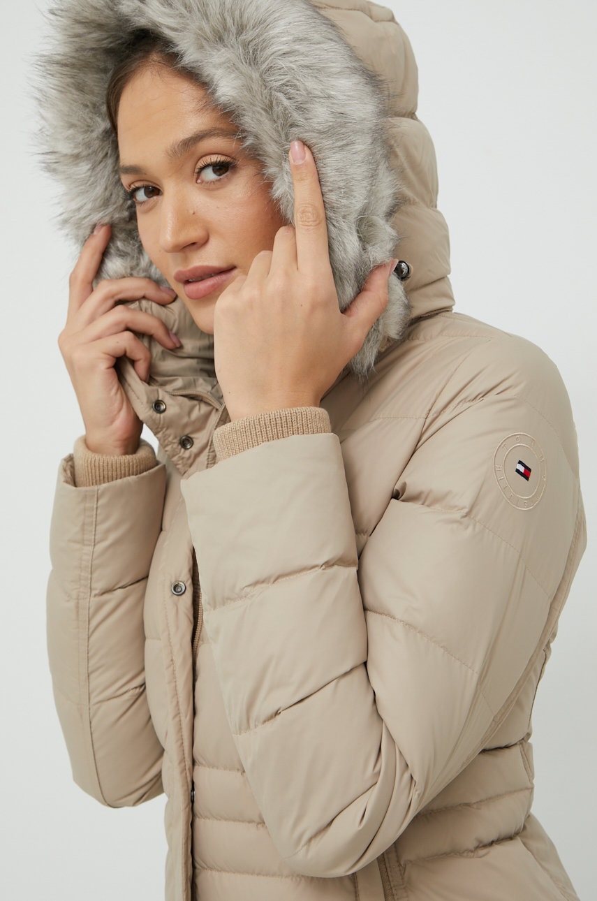 

Пухено яке Tommy Hilfiger в бежово със зимна изолация, Бежов