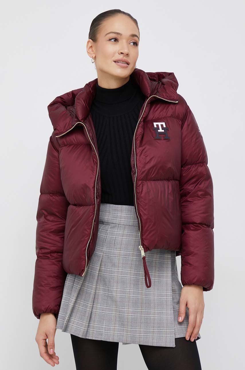 

Пухено яке Tommy Hilfiger в бордо със зимна изолация