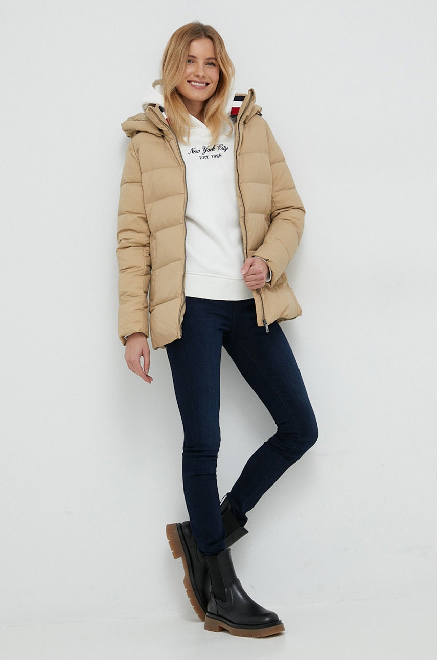 

Пуховая куртка Tommy Hilfiger женская цвет бежевый зимняя