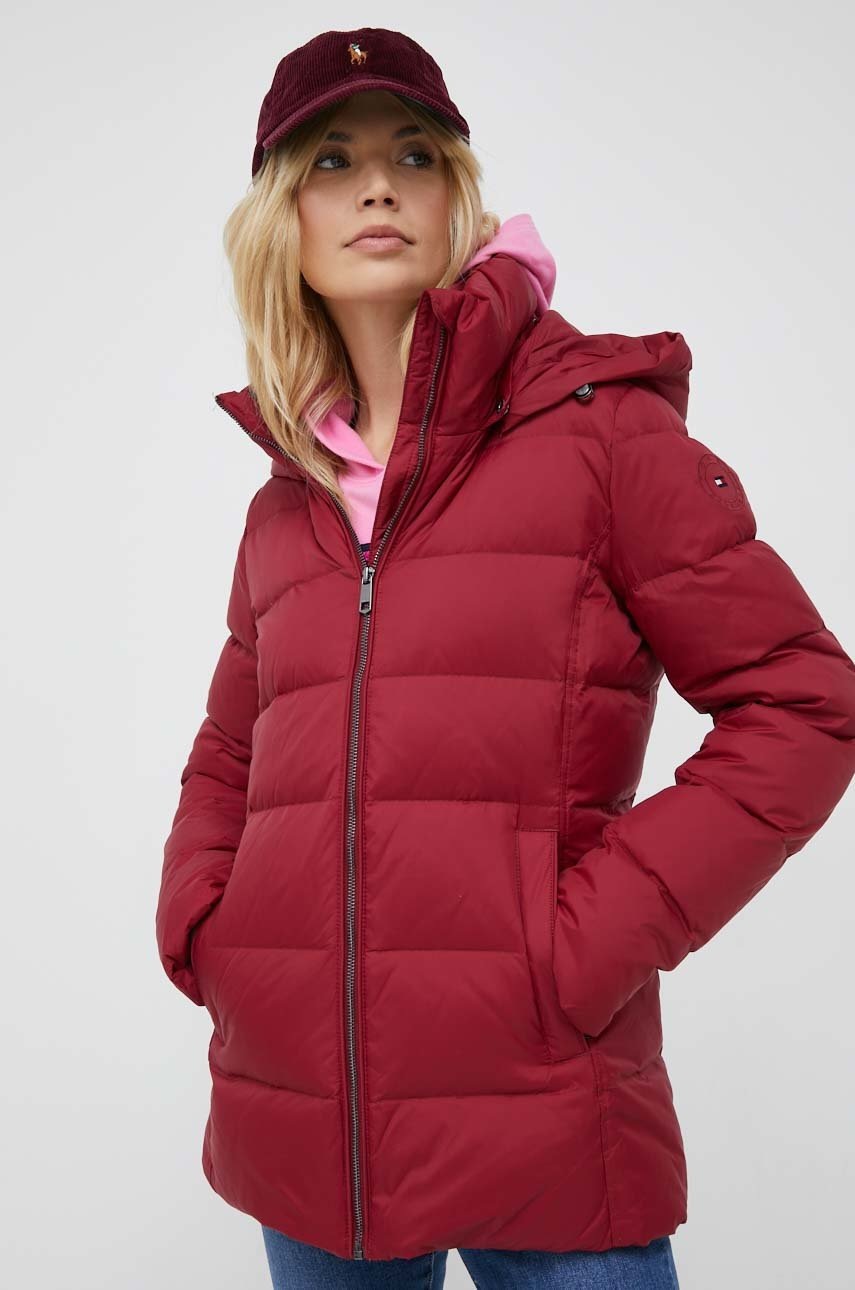 

Пухено яке Tommy Hilfiger в бордо със зимна изолация