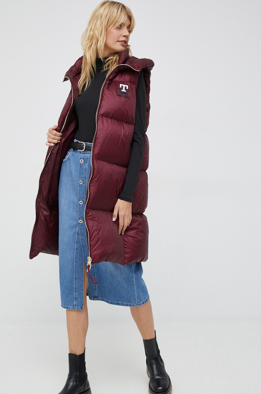 

Безрукавка Tommy Hilfiger женский цвет бордовый зимний