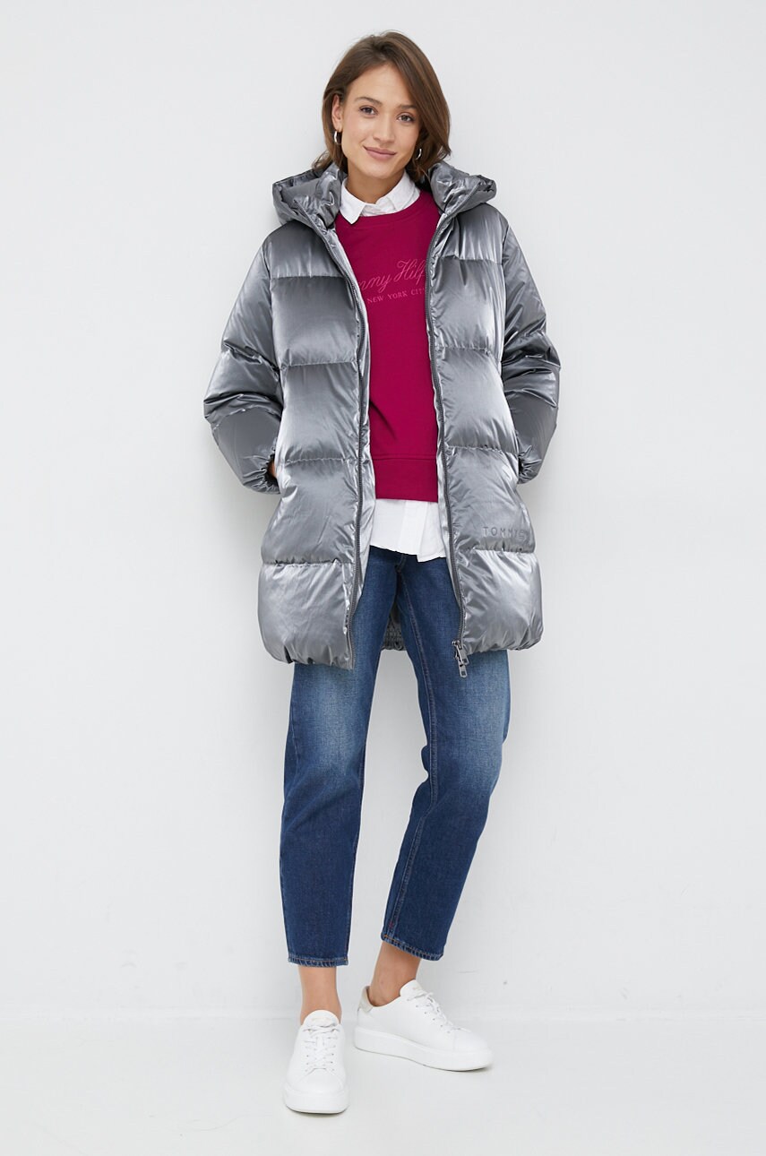 

Пуховая куртка Tommy Hilfiger женская цвет серебрянный зимняя