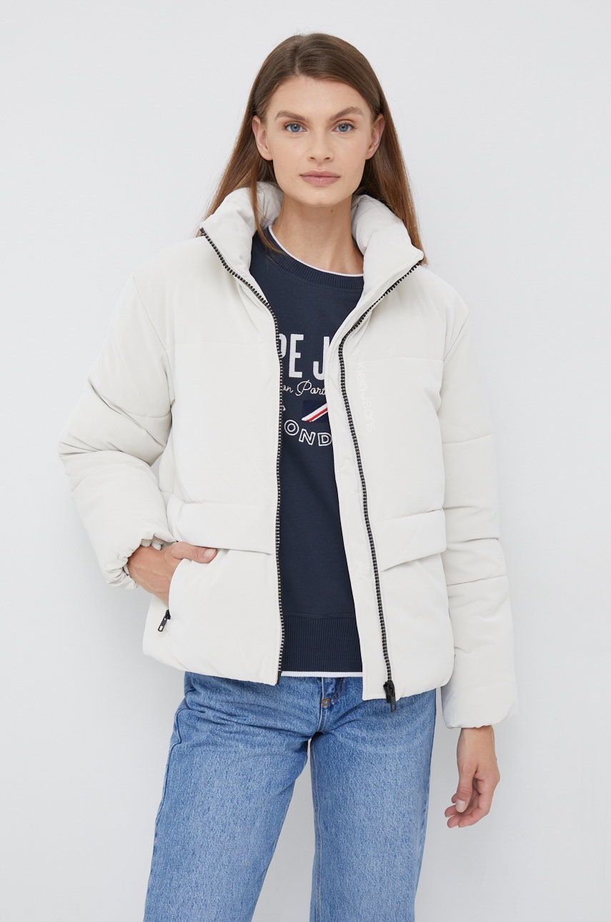 

Яке Calvin Klein Jeans в бежово със зимна изолация, Бежов