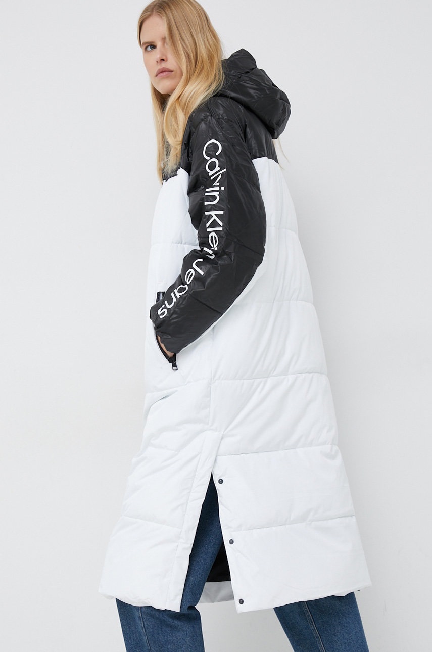 

Яке Calvin Klein Jeans в бяло с преходна изолация, Бял