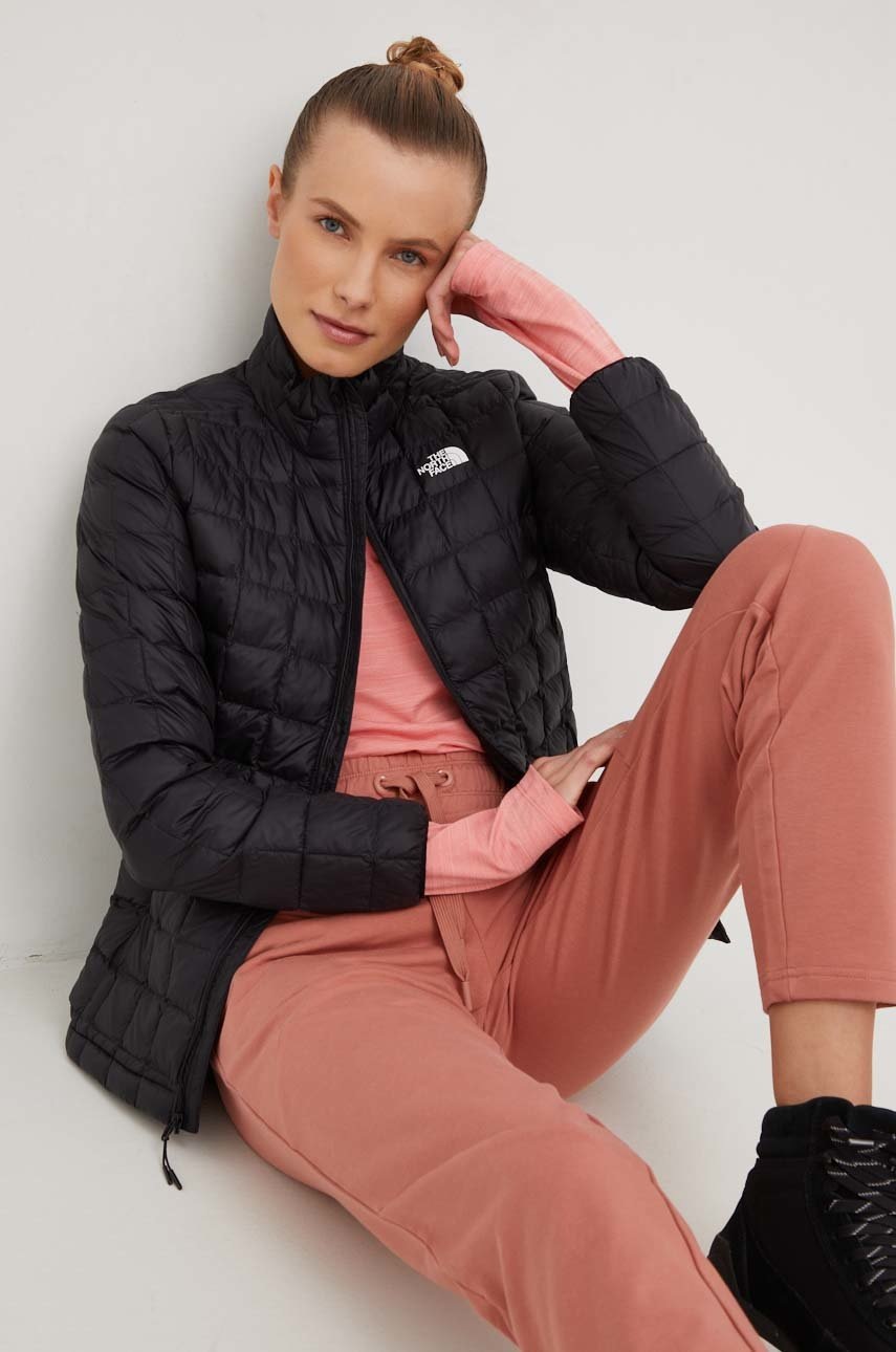 

Спортно яке The North Face Thermoball Eco Jacket 2.0 в черно с преходна изолация, Черен