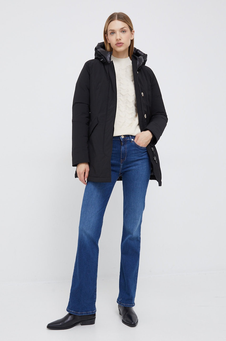 

Пухова куртка Woolrich жіноча колір чорний зимова