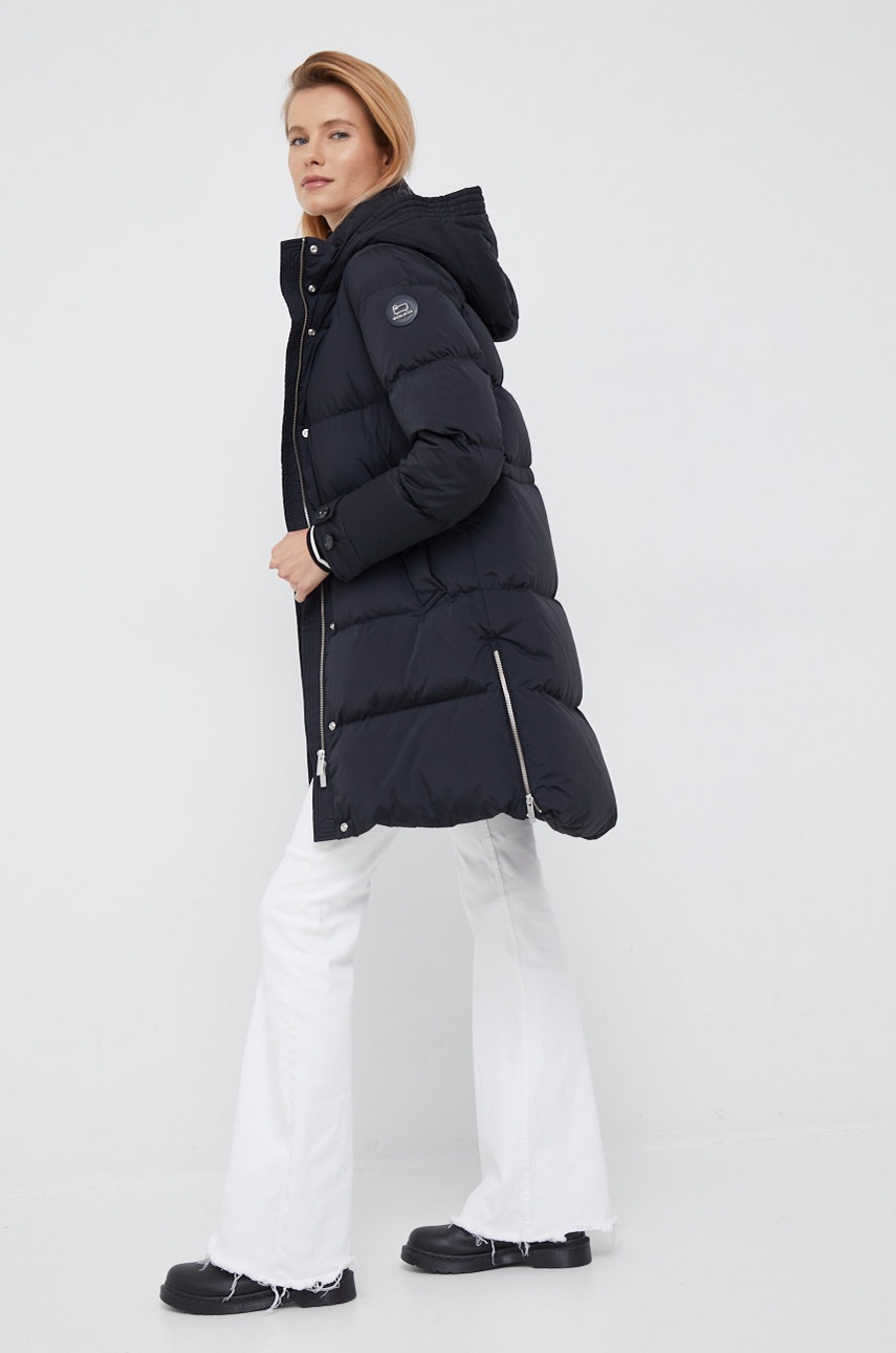 

Пухено яке Woolrich в черно със зимна изолация, Черен