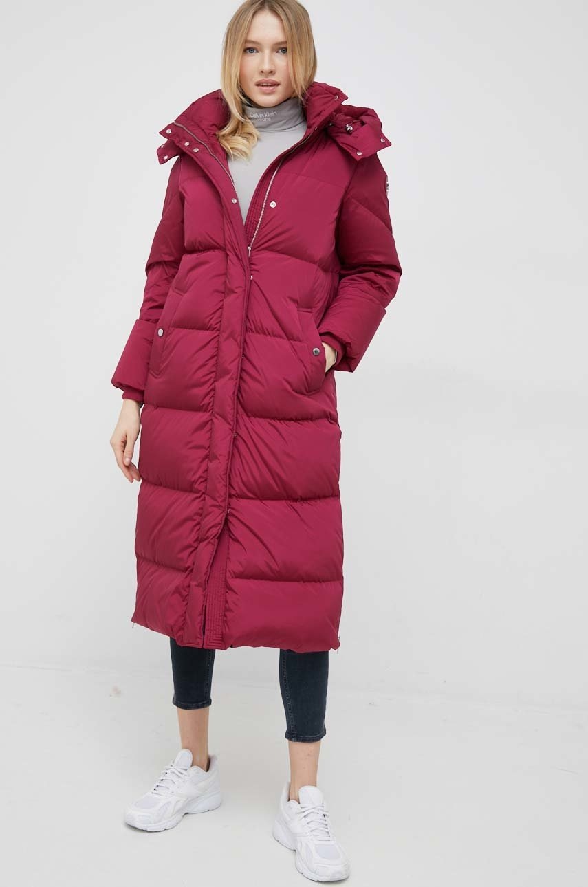 

Пуховая куртка Woolrich женская цвет бордовый зимняя