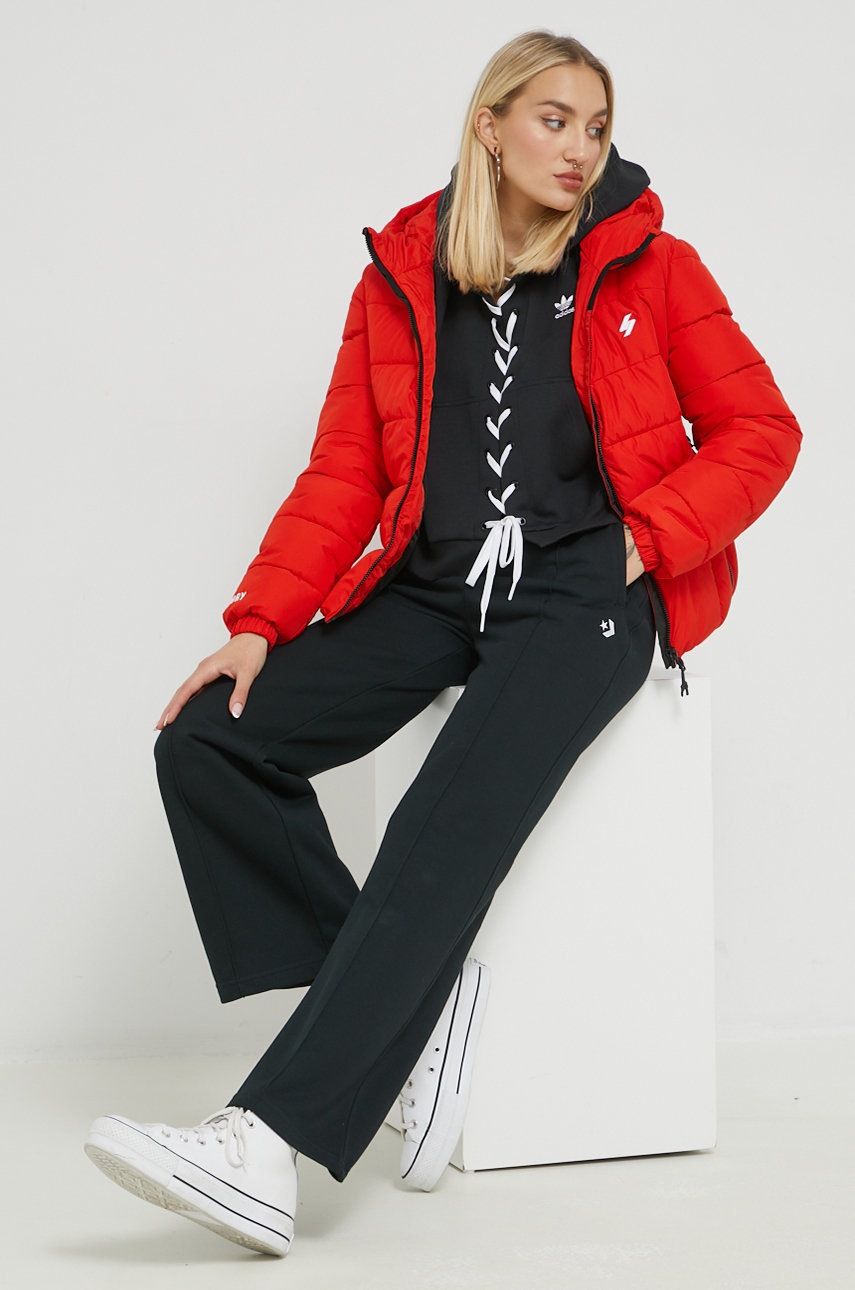 

Куртка Superdry женская цвет красный зимняя