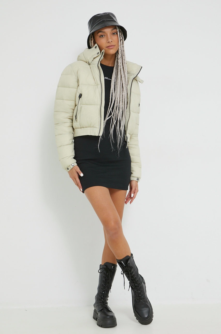 

Куртка Superdry женская цвет бежевый зимняя