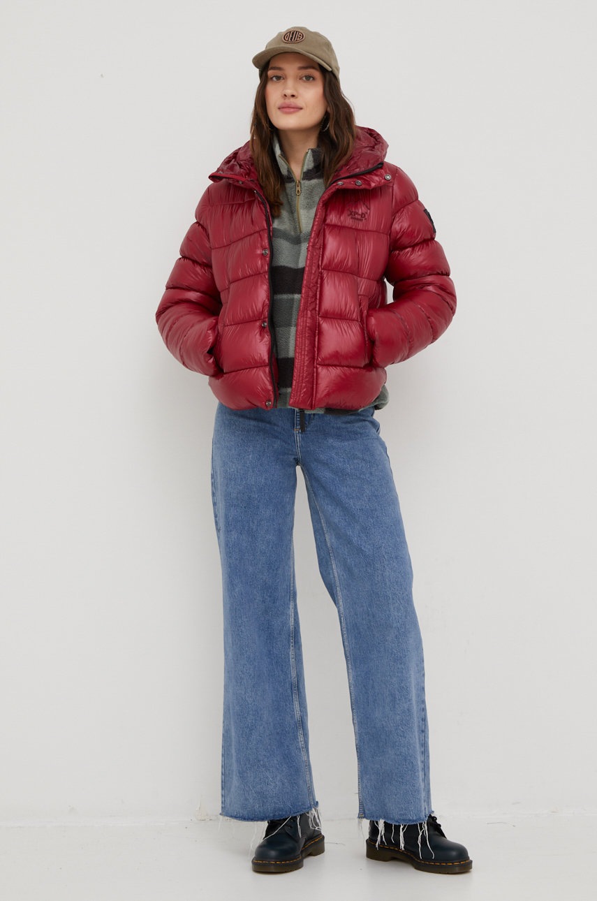 

Куртка Superdry женская цвет бордовый зимняя