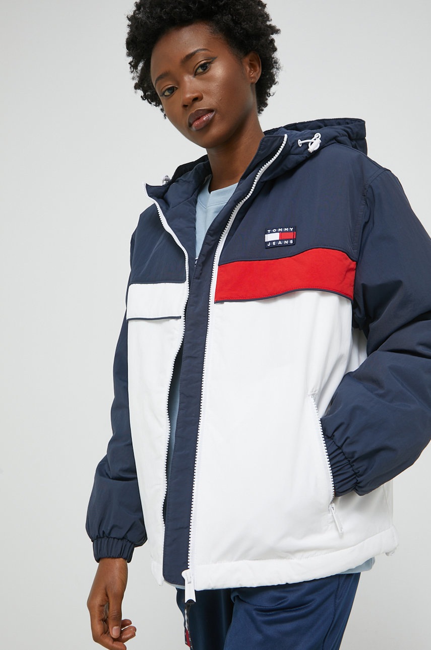 

Яке Tommy Jeans в тъмносиньо със зимна изолация, Тъмносин