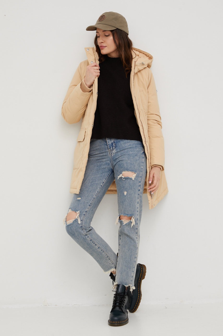 

Пуховая куртка Tommy Jeans женская цвет бежевый зимняя