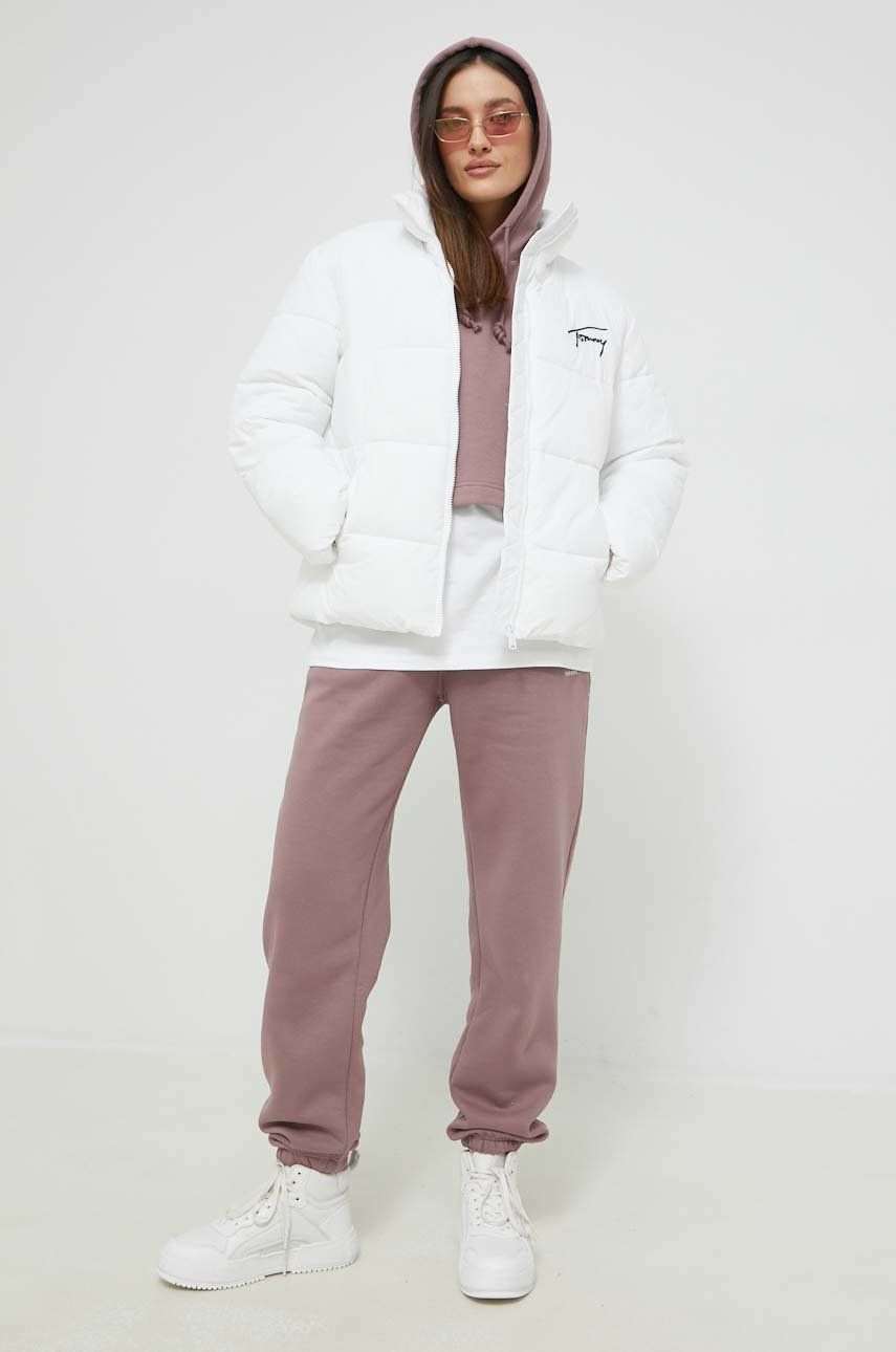 Tommy Jeans geaca femei, culoarea alb, de iarna, oversize Pret Mic Alb imagine noua gjx.ro