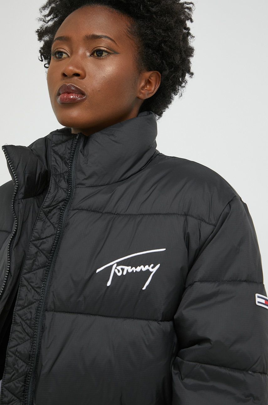 Tommy Jeans geaca femei, culoarea negru, de iarna, oversize