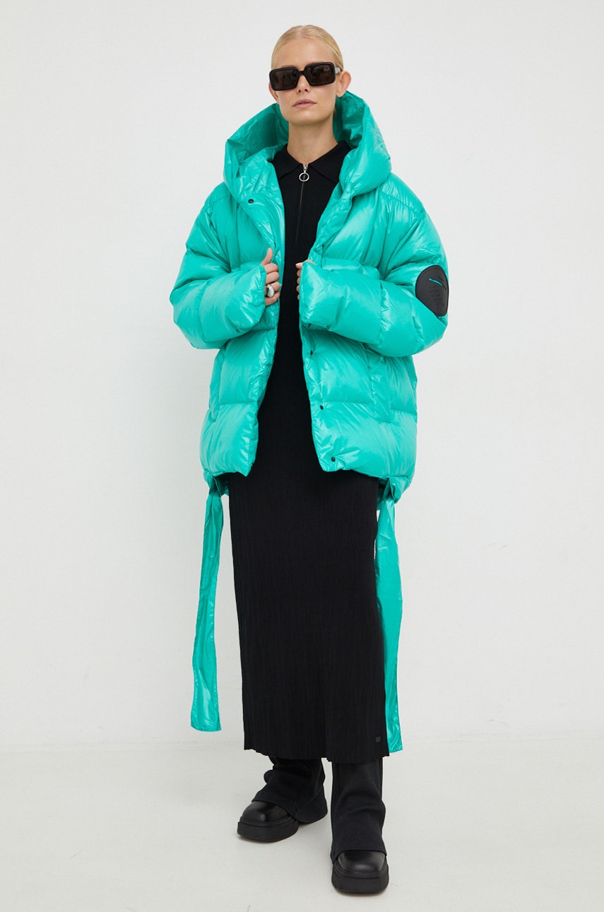 

Пуховая куртка MMC STUDIO Jesso женская цвет зелёный зимняя oversize