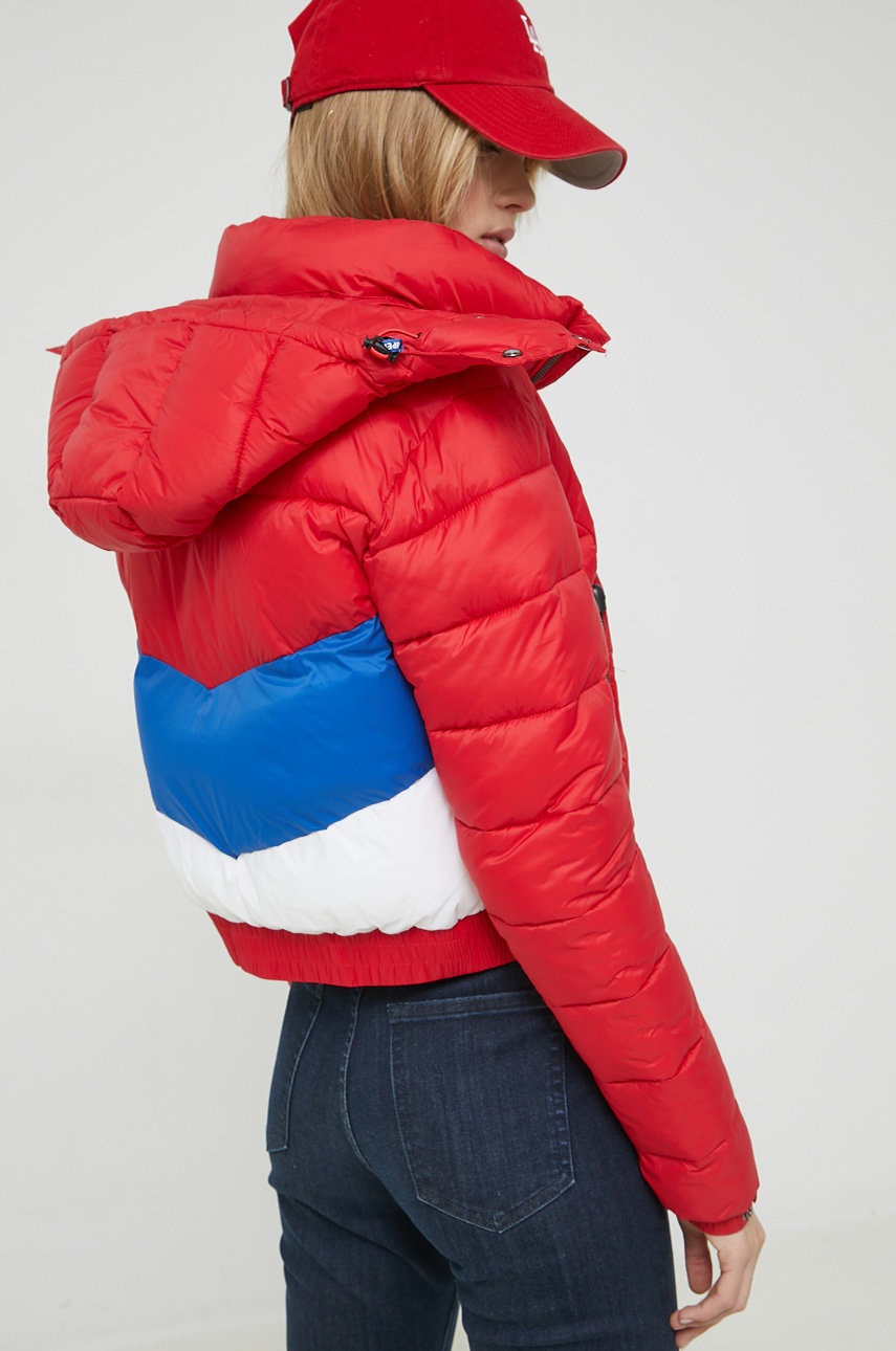 

Яке Superdry в червено със зимна изолация, Червен