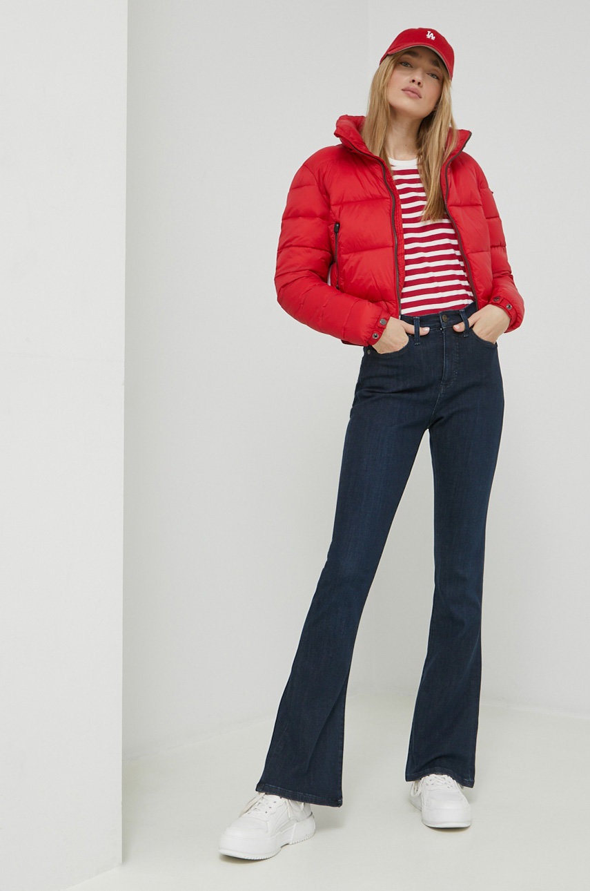 

Куртка Superdry женская цвет красный зимняя
