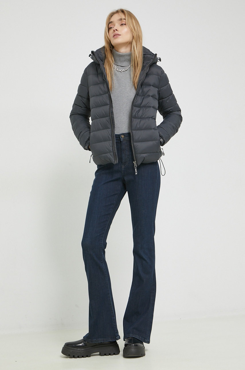 

Куртка Superdry женская цвет серый зимняя