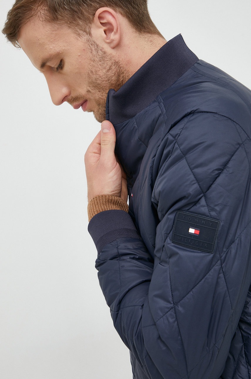 

Яке бомбър Tommy Hilfiger в тъмносиньо с преходна изолация, Тъмносин