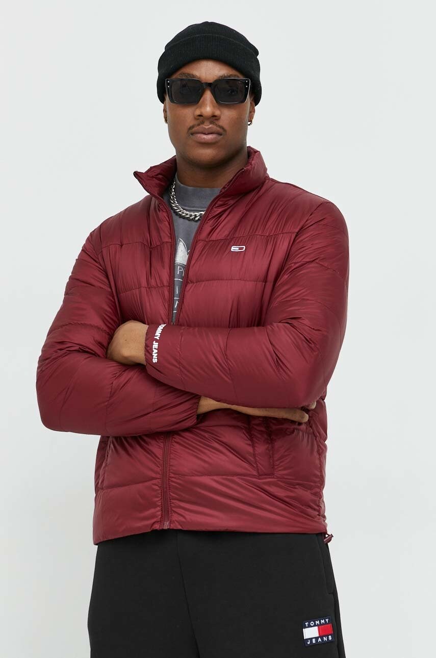 Tommy jeans geaca de puf barbati, culoarea bordo, de tranzitie
