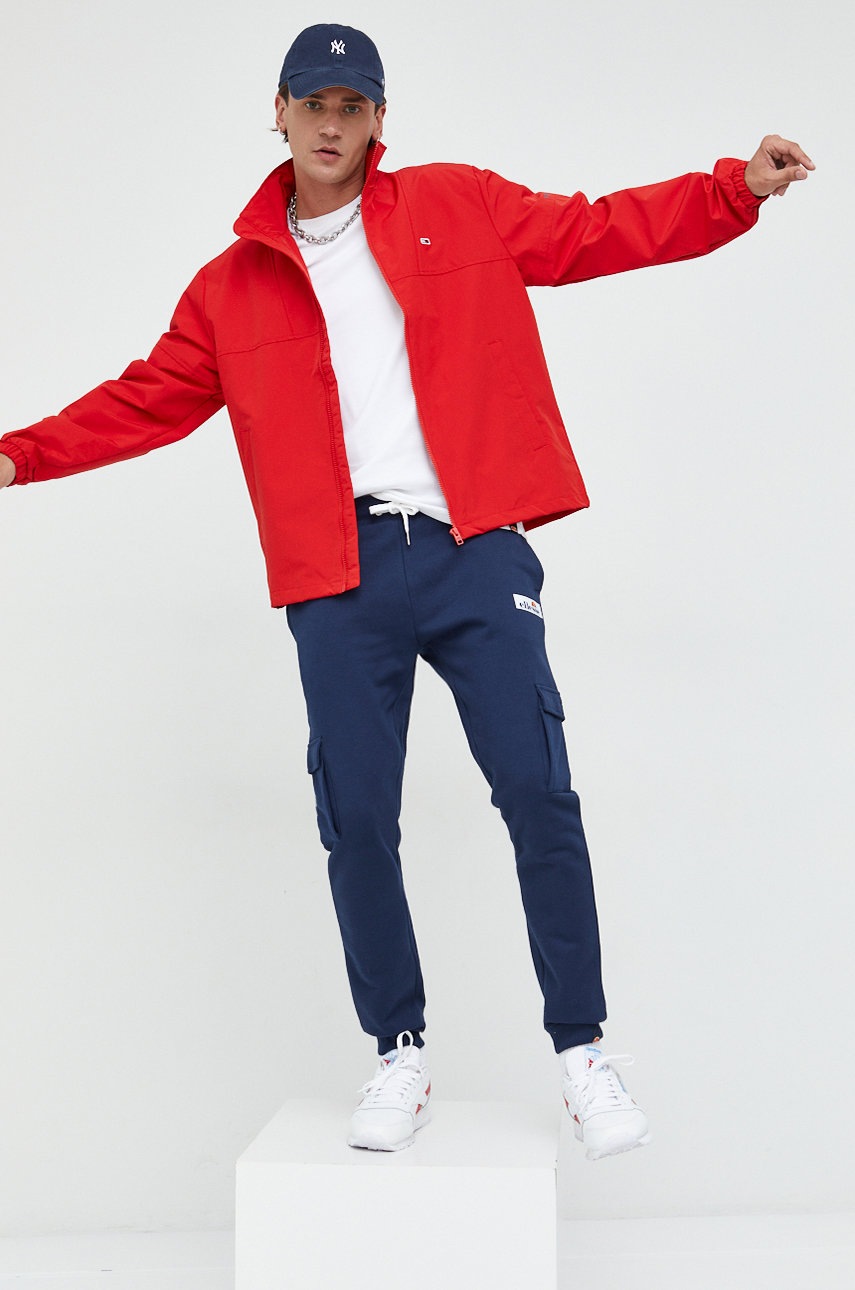 

Куртка Tommy Jeans мужская цвет красный переходная