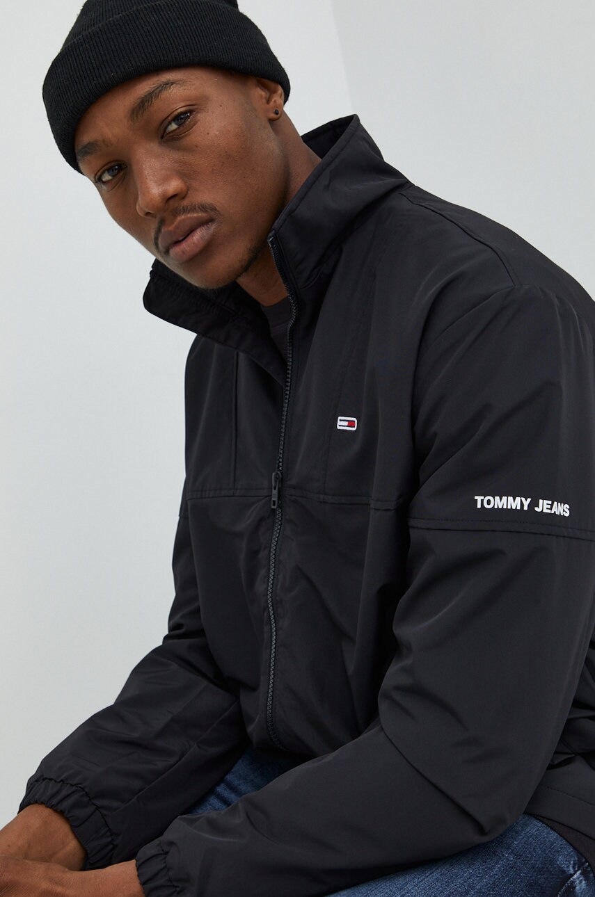 

Куртка Tommy Jeans мужская цвет чёрный переходная