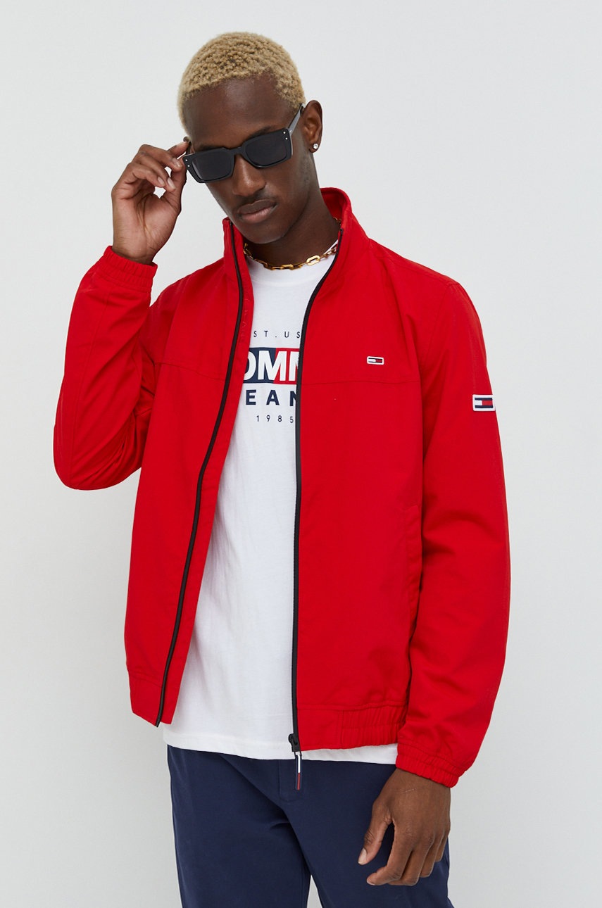 

Куртка Tommy Jeans чоловіча колір червоний перехідна