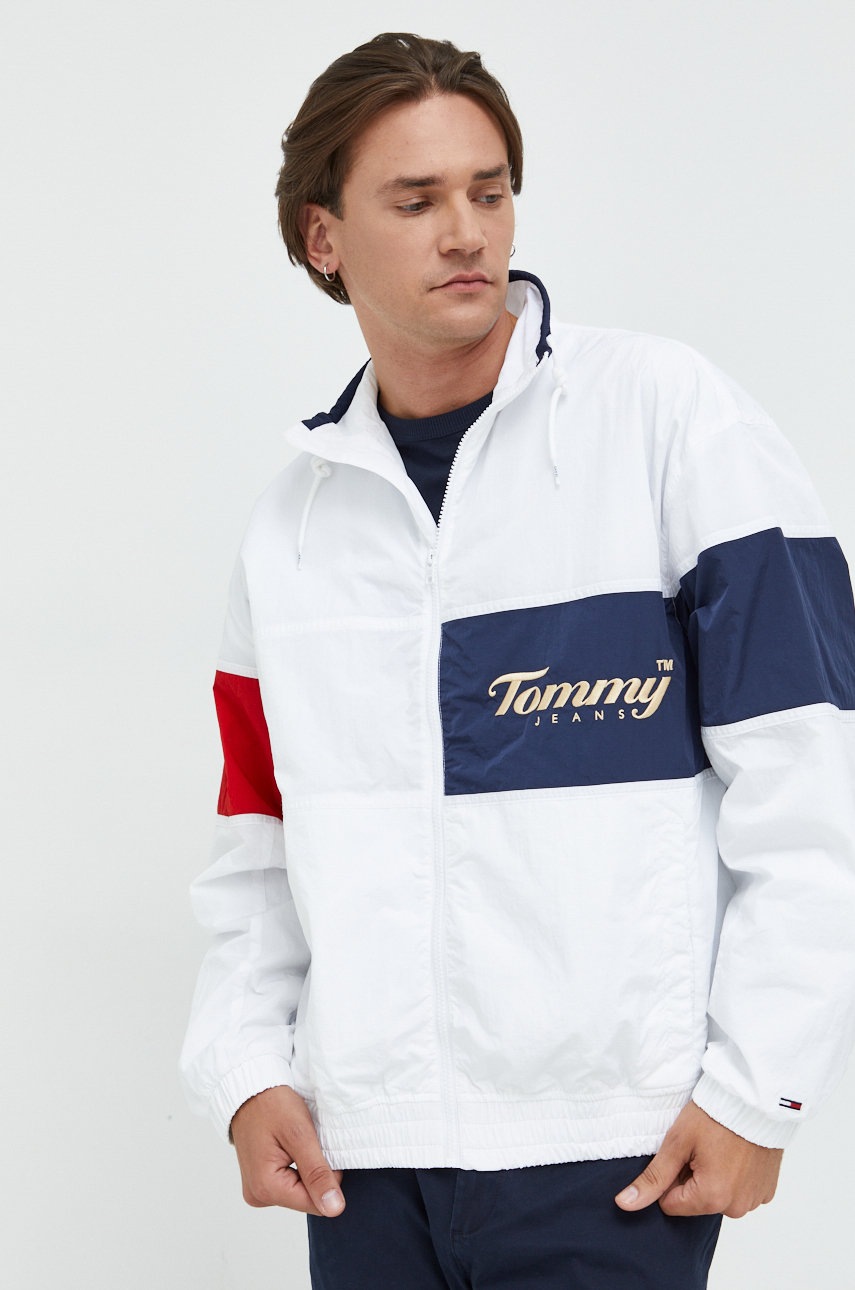 

Куртка Tommy Jeans чоловіча колір білий перехідна