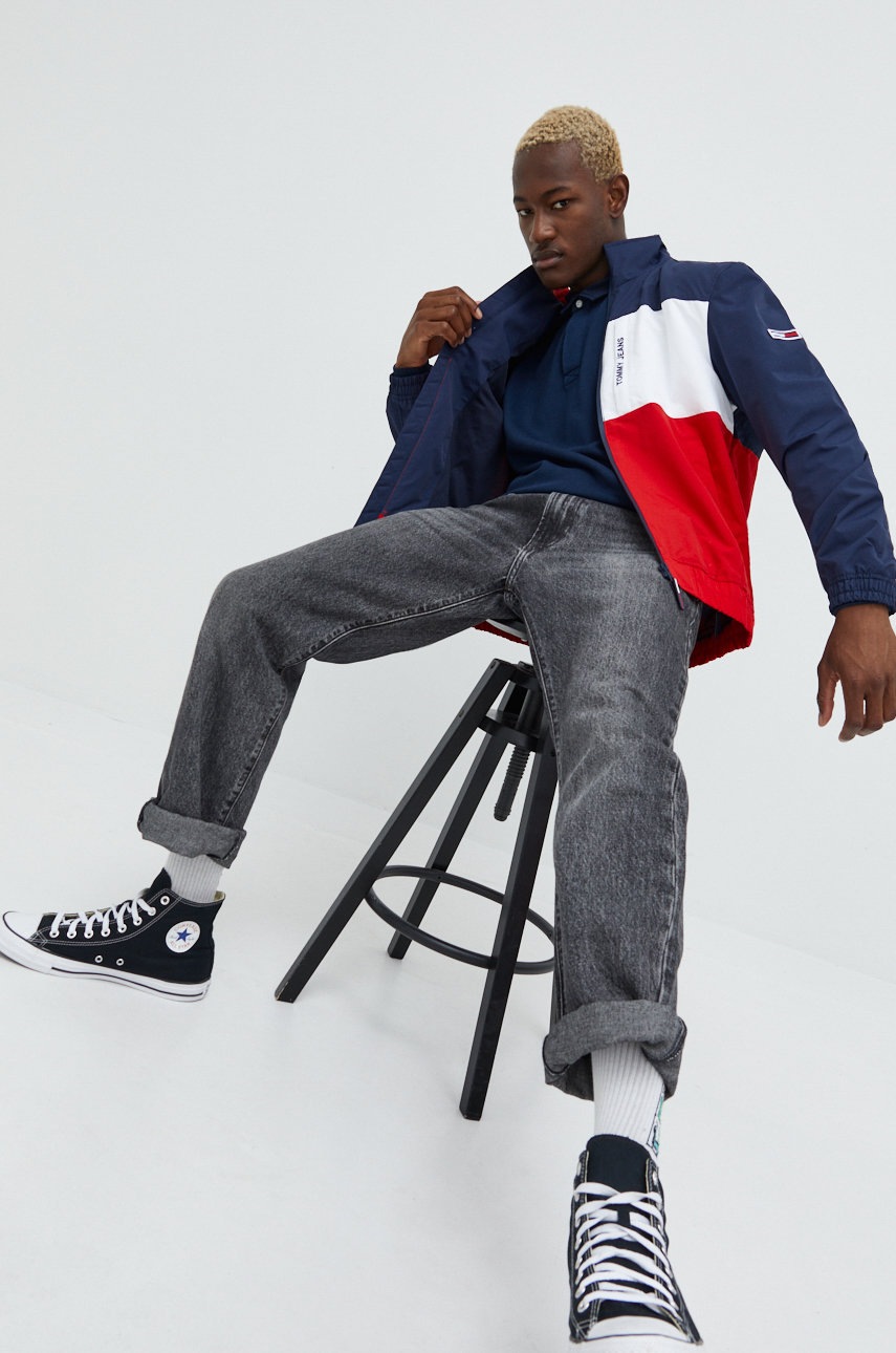 

Яке Tommy Jeans в тъмносиньо с преходна изолация, Тъмносин