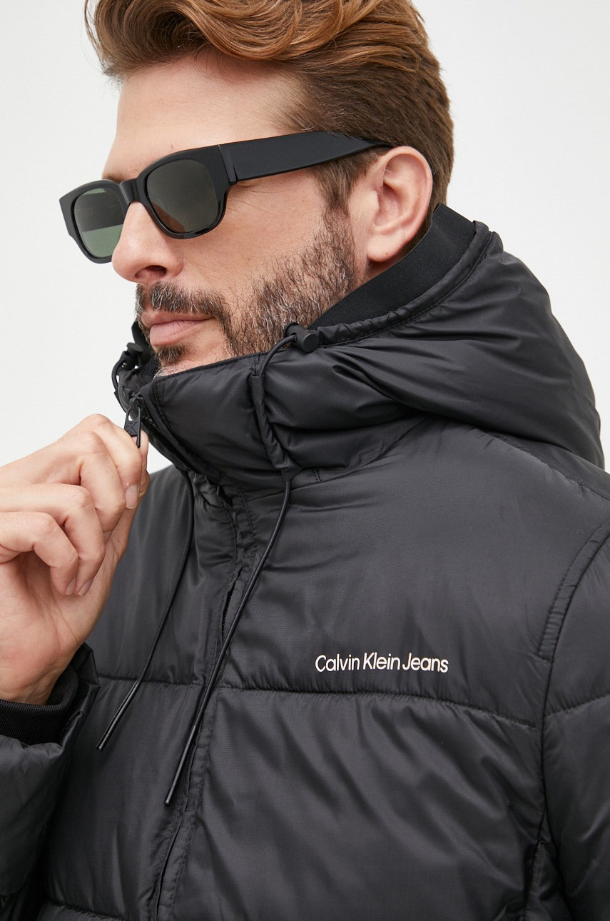 

Яке Calvin Klein Jeans в черно със зимна изолация, Черен