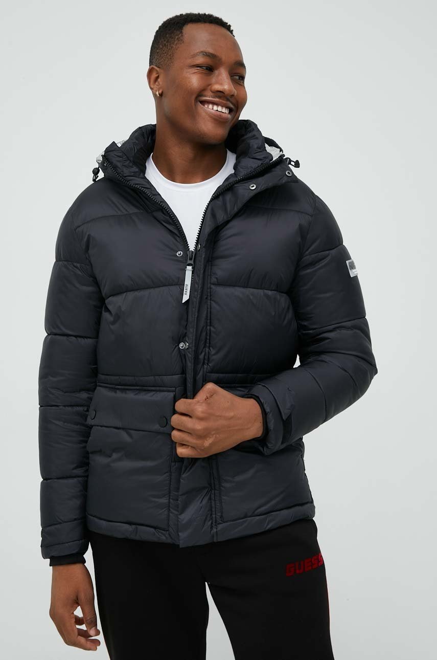 

Яке Guess в черно със зимна изолация, Черен