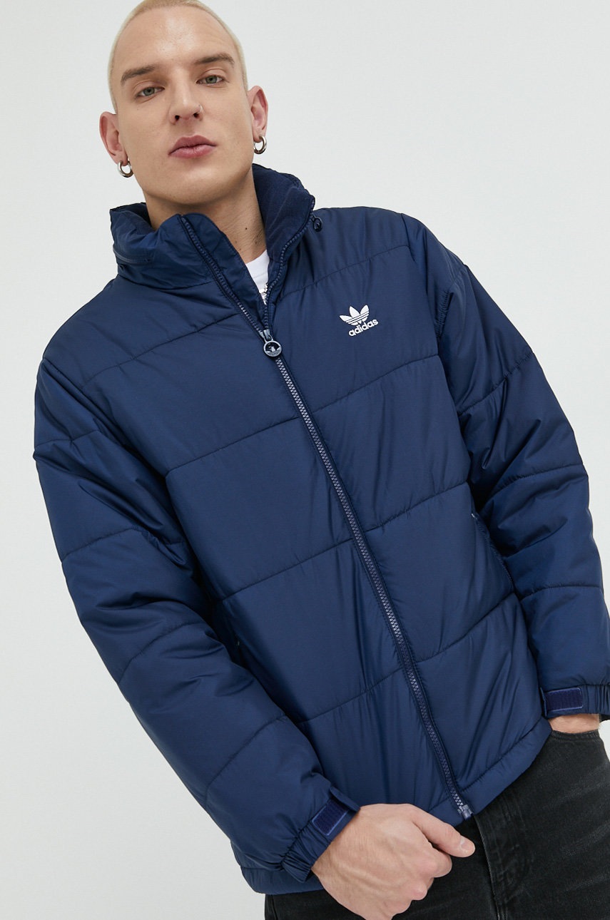 

Куртка adidas Originals чоловіча колір синій перехідна