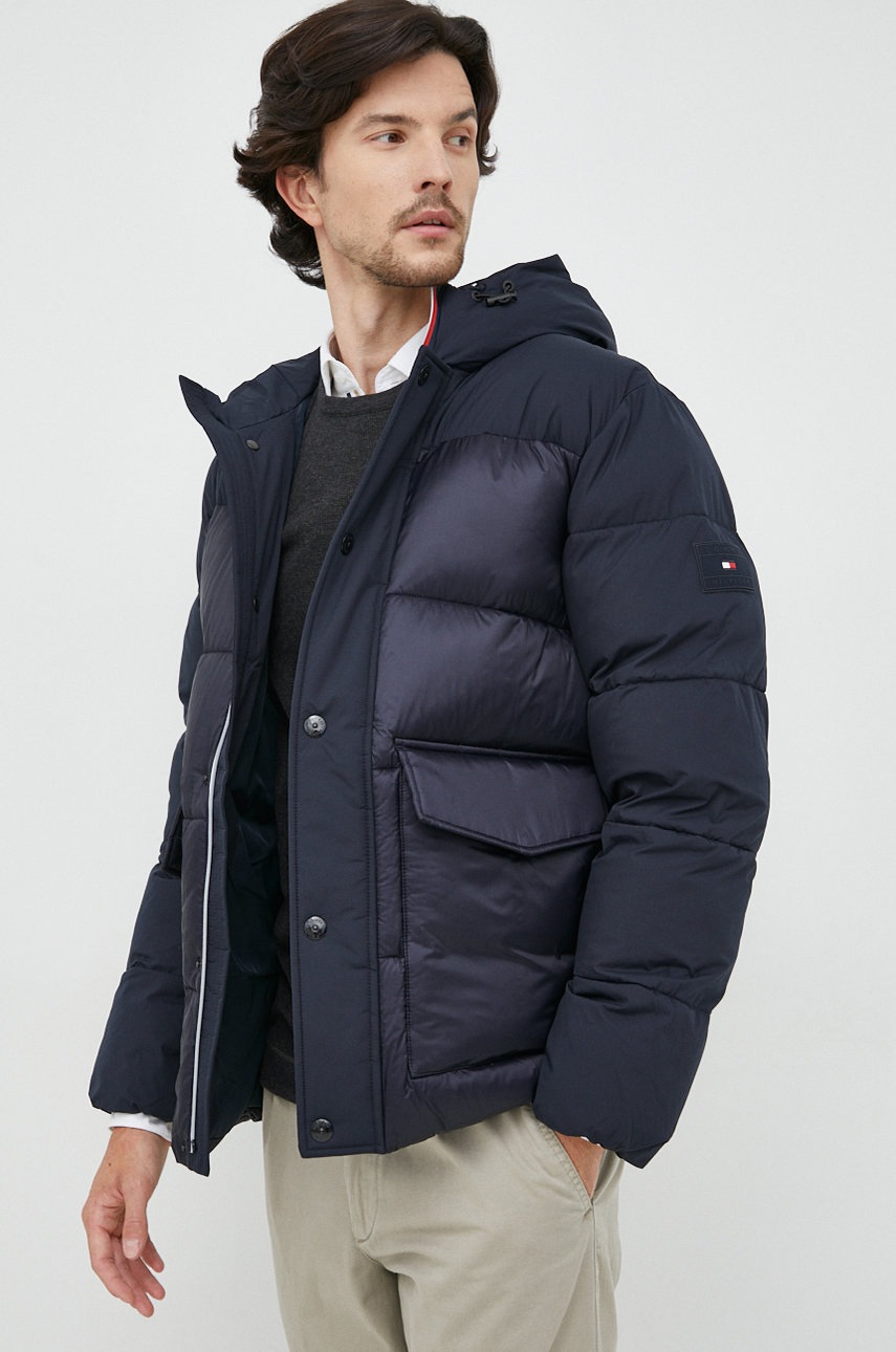 

Яке Tommy Hilfiger в тъмносиньо със зимна изолация, Тъмносин