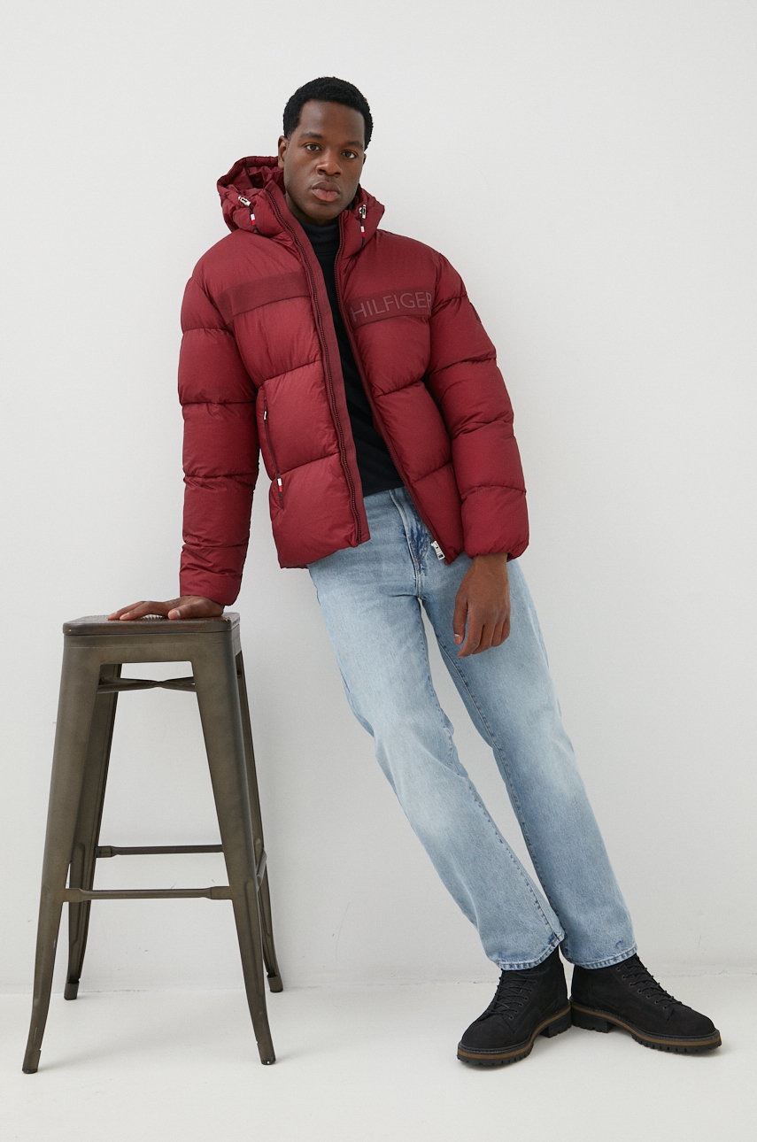 

Куртка Tommy Hilfiger чоловіча колір бордовий перехідна
